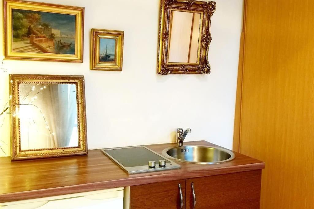 Small Luxurious Room In The Heart Of Saint Germain París Exterior foto
