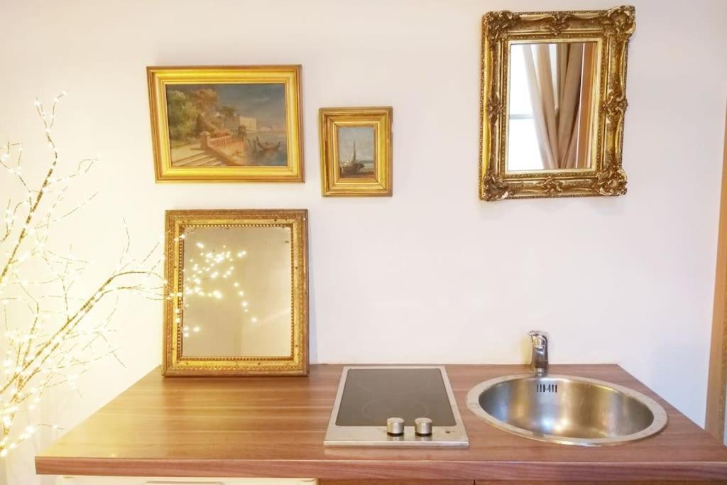 Small Luxurious Room In The Heart Of Saint Germain París Exterior foto